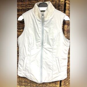 Smartwool - Womens Reversible- Anchor Greyish/blue and Cream Puffer Vest- Medium